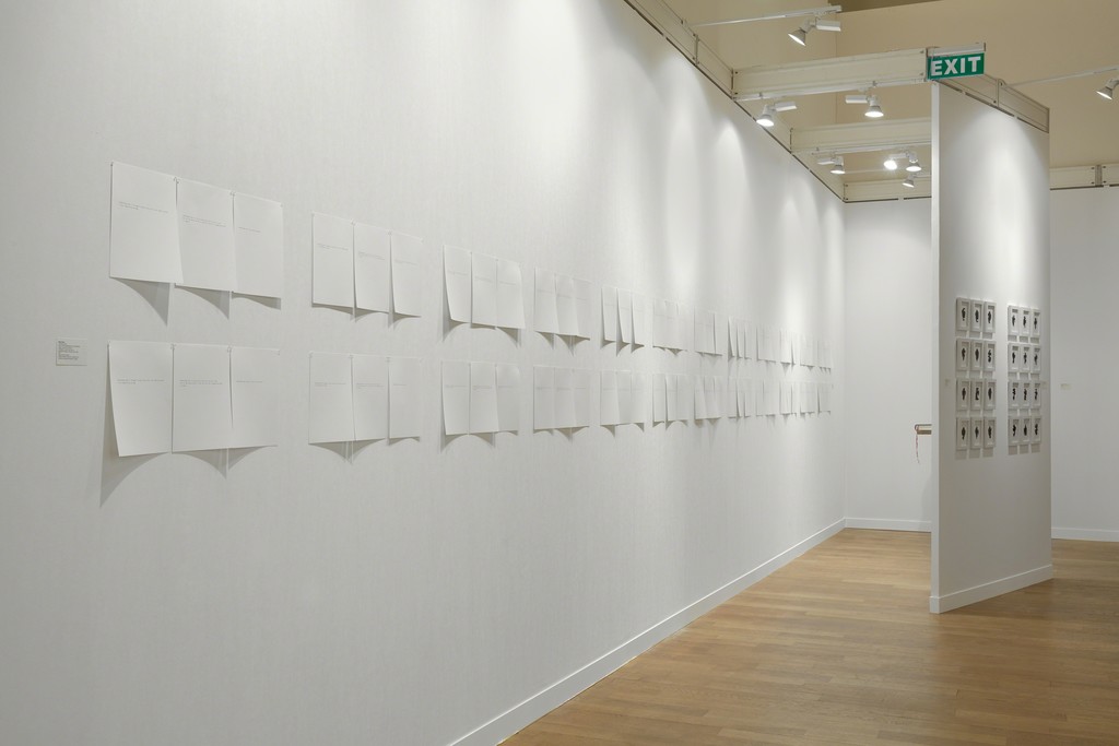 mfc-michèle didier booth's view in FIAC 2016. Works by Robert Barry and Allan McCollum.
© Robert Glowacki mfc-michèle didier booth's view in FIAC 2016. Works by Robert Barry and Allan McCollum.
© Robert Glowacki
