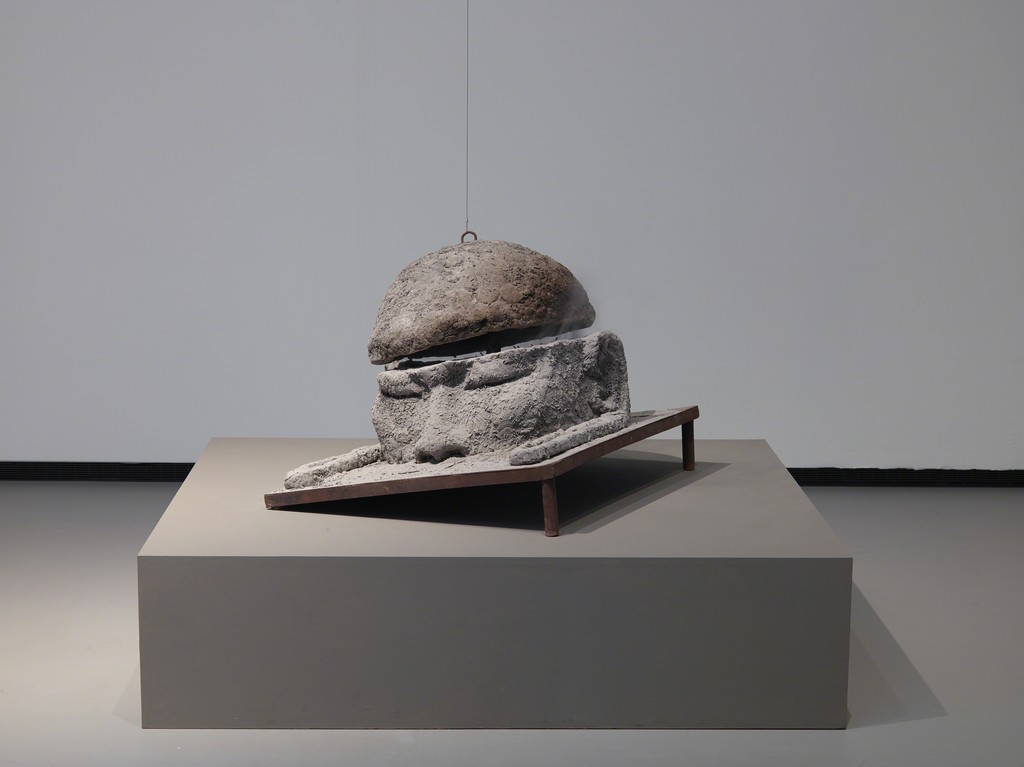 Installation view of "Installment 4: Chinese Artists at the Fondation Louis Vuitton" at Fondation Louis Vuitton, Paris (2016) Installation view of "Installment 4: Chinese Artists at the Fondation Louis Vuitton" at Fondation Louis Vuitton, Paris (2016)