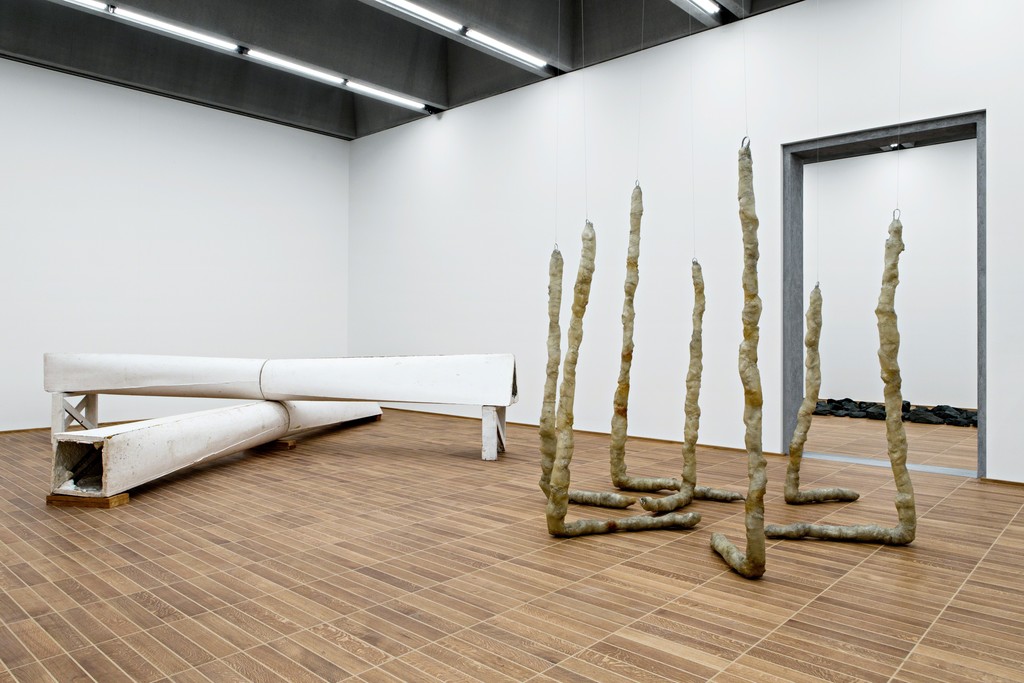 Installation view of "Sculpture on the Move 1946–2016" at the Kunstmuseum Basel Installation view of "Sculpture on the Move 1946–2016" at the Kunstmuseum Basel