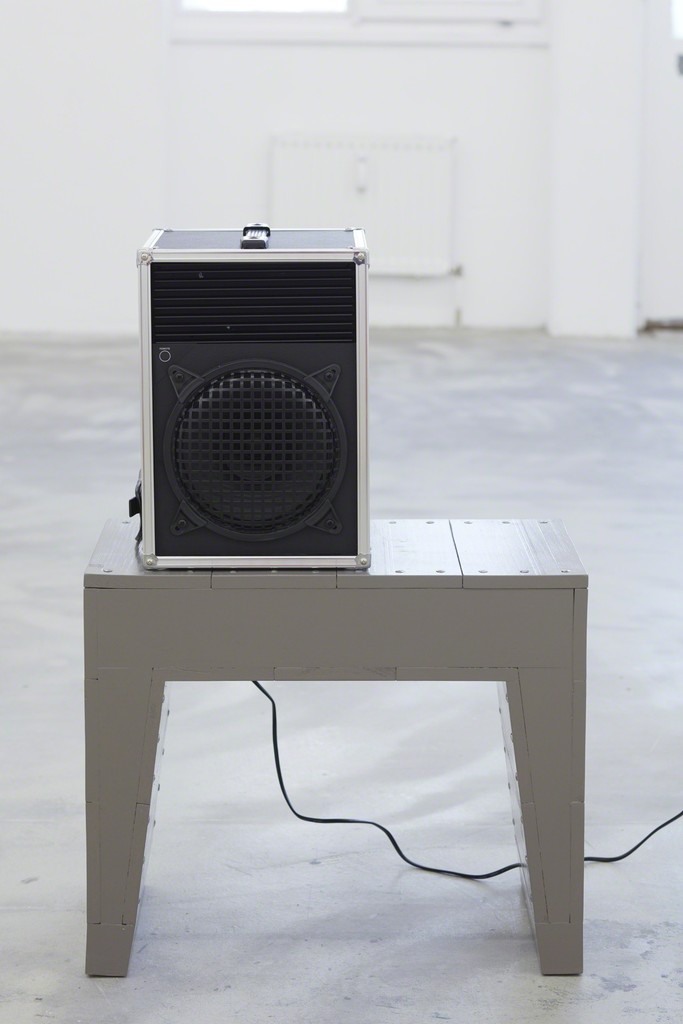 Marijn van Kreij, Nude in front of a Garden, 2016, with a contribution by Andrea Büttner, exhibition view Klemm's, Berlin Marijn van Kreij, Nude in front of a Garden, 2016, with a contribution by Andrea Büttner, exhibition view Klemm's, Berlin