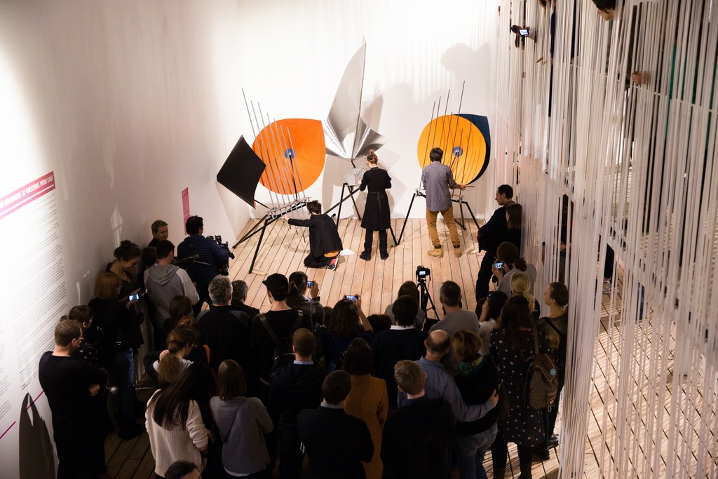 "32 Questions from Cage" (2014-2015) Photos: Nikolay Zverkov
© Garage Museum of Contemporary Art
"32 Questions from Cage" (2014-2015) Photos: Nikolay Zverkov
© Garage Museum of Contemporary Art