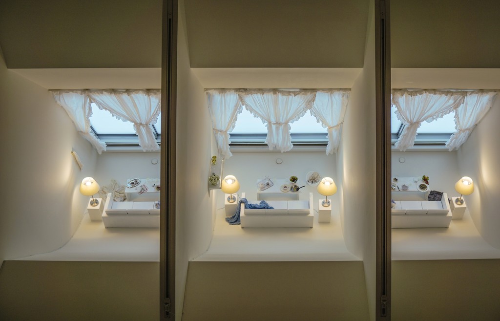 Samara Golden: A Trap in Soft Division, 2016; Installation view, Yerba Buena Center for the Arts. Courtesy the artist and Night Gallery. Photography by TK. Samara Golden: A Trap in Soft Division, 2016; Installation view, Yerba Buena Center for the Arts. Courtesy the artist and Night Gallery. Photography by TK.