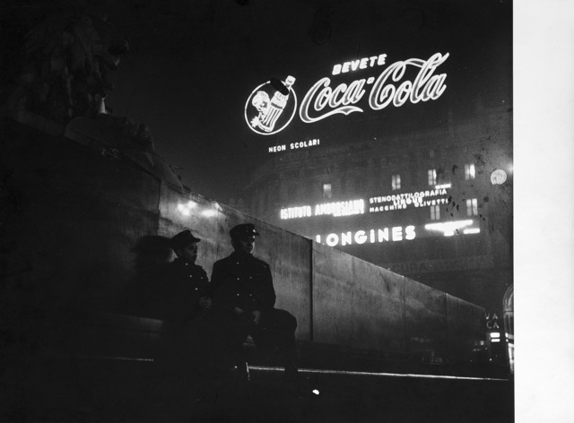 Ugo Mulas, ‘Milano, Notturno Piazza Duomo’, 1960 ca., Il Ponte