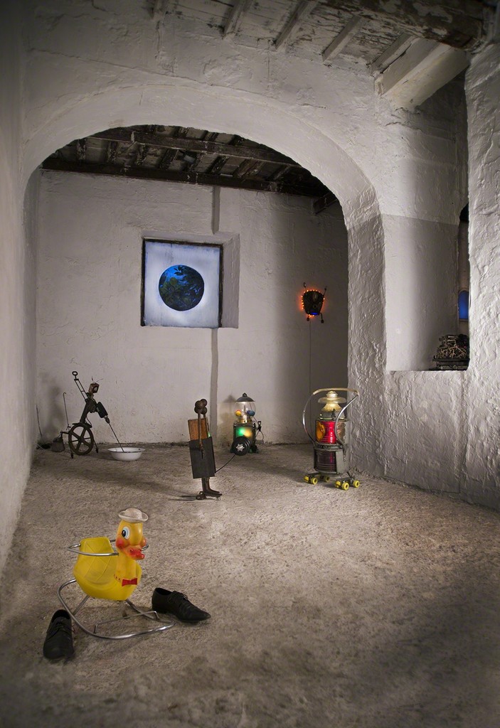 Giovanni Albanese, Solo roba per bambini, installation view, ph Susana Serpas Soriano, courtesy Fondazione Volume! Giovanni Albanese, Solo roba per bambini, installation view, ph Susana Serpas Soriano, courtesy Fondazione Volume!