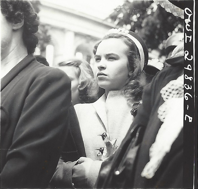 Esther Bubley, ‘Arlington Cemetery (Girl)’, 1943, Elizabeth Houston Gallery
