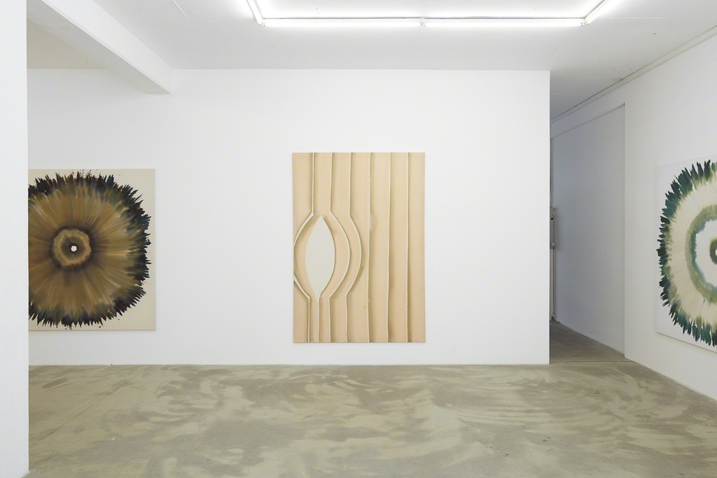 Close to, 2015 exhibition view Klemm's, Berlin Close to, 2015 exhibition view Klemm's, Berlin