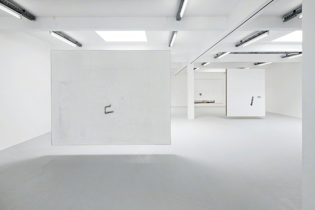 David Ostrowski “I want to die forever”, Kunstraum Innsbruck, 2015, installation view © David Ostrowski - Photo: Christian Vorhofer. Post Production: Hans-Georg Gaul. Courtesy Peres Projects, Berlin. David Ostrowski “I want to die forever”, Kunstraum Innsbruck, 2015, installation view © David Ostrowski - Photo: Christian Vorhofer. Post Production: Hans-Georg Gaul. Courtesy Peres Projects, Berlin.