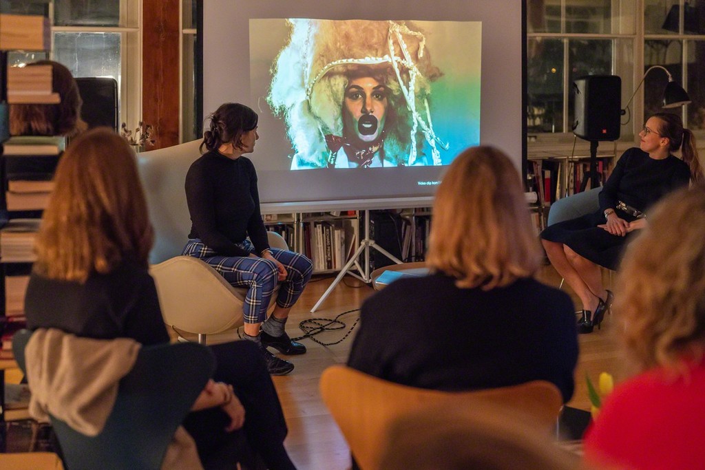 Photos of Jillian Mayer intimate talk in London 2018. Photo: Annka Kultys Gallery (Damian Griffiths) Photos of Jillian Mayer intimate talk in London 2018. Photo: Annka Kultys Gallery (Damian Griffiths)