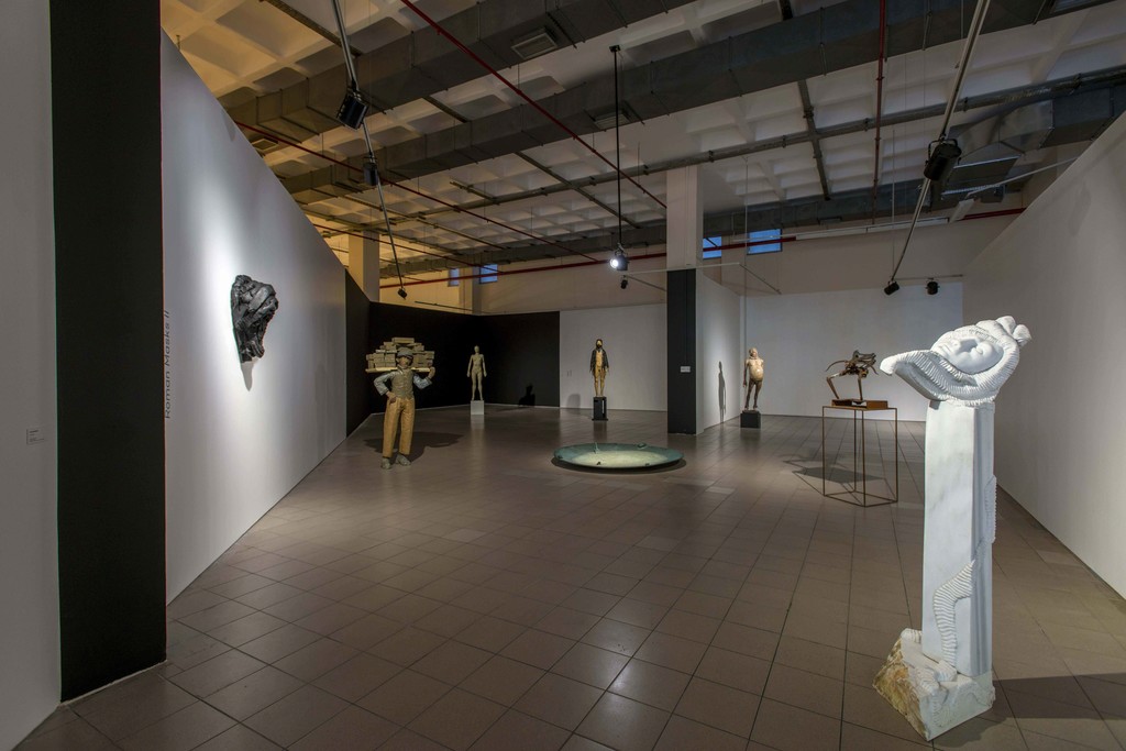 Front Right: Çayan Yılmaz, Dream, 2013
Front Right: Çayan Yılmaz, Dream, 2013