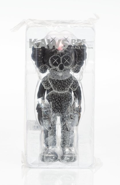 KAWS, ‘BFF (Black)’, 2017, Sculpture, Painted cast vinyl, Heritage Auctions
