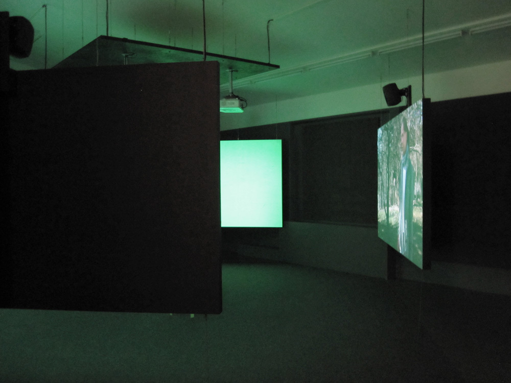 Installation view, Galleri Charlotte Lund, 2014
four screen projected installation
16/9, DD5.0
Installation view, Galleri Charlotte Lund, 2014
four screen projected installation
16/9, DD5.0