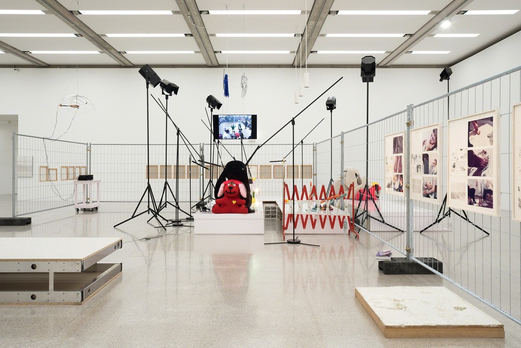 Ausstellungsansicht / Exhibition view
55 Dates. Highlights aus der mumok Sammlung, 12. Juli 2018 bis 3. Februar 2019 / 55 Dates. Highlights from the mumok Collection, July 12, 2018 to February 3, 2019, mumok Museum moderner Kunst Stiftung Ludwig Wien
Photo: Lisa Rastl © mumok
Ausstellungsansicht / Exhibition view
55 Dates. Highlights aus der mumok Sammlung, 12. Juli 2018 bis 3. Februar 2019 / 55 Dates. Highlights from the mumok Collection, July 12, 2018 to February 3, 2019, mumok Museum moderner Kunst Stiftung Ludwig Wien
Photo: Lisa Rastl © mumok