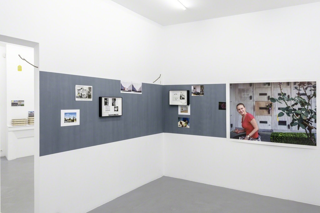 Mathew Hale, A PICTURE AND ITS PRICE, exhibition view
Courtesy of the artist and Michel Rein, Paris/Brussels, photo Florian Kleinnefen Mathew Hale, A PICTURE AND ITS PRICE, exhibition view
Courtesy of the artist and Michel Rein, Paris/Brussels, photo Florian Kleinnefen