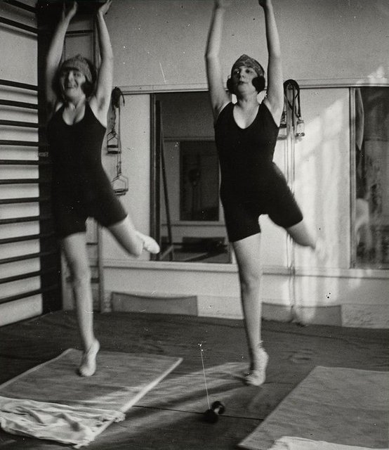 Jacques Henri Lartigue, ‘Bibi et Lolo Burky, séance de gymnastique, Paris ’, 1921, Photography, Silver gelatin print, °CLAIRbyKahn Galerie