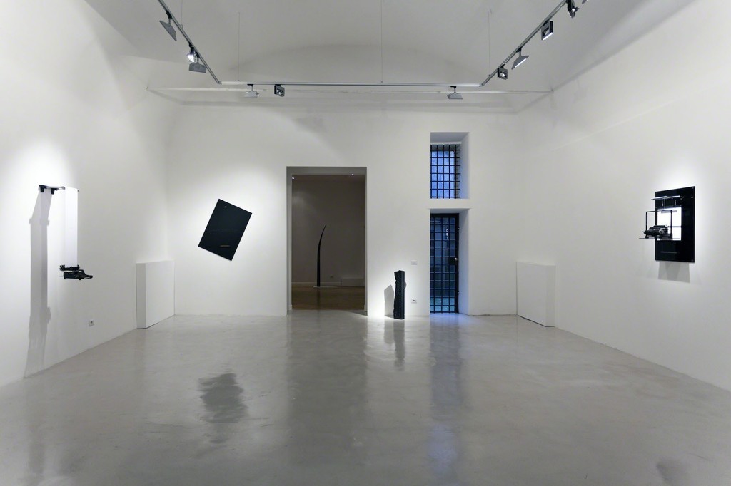 Installation shot exhibition "Degrees of Freedom" - Emmanuele De Ruvo @ Montoro12 Contemporary Art Installation shot exhibition "Degrees of Freedom" - Emmanuele De Ruvo @ Montoro12 Contemporary Art
