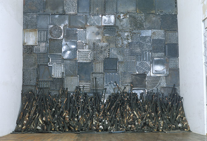 Nari Ward: Sun Splashed. Installation view Pérez Art Museum Miami. Courtesy Pérez Art Museum Miami. Nari Ward: Sun Splashed. Installation view Pérez Art Museum Miami. Courtesy Pérez Art Museum Miami.