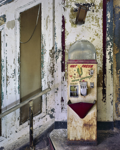 Yves Marchand & Romain Meffre, ‘Popcorn machine, Proctor’s Theater, Newark, USA’, 2007, Photography, Chromogenic print, Polka Galerie
