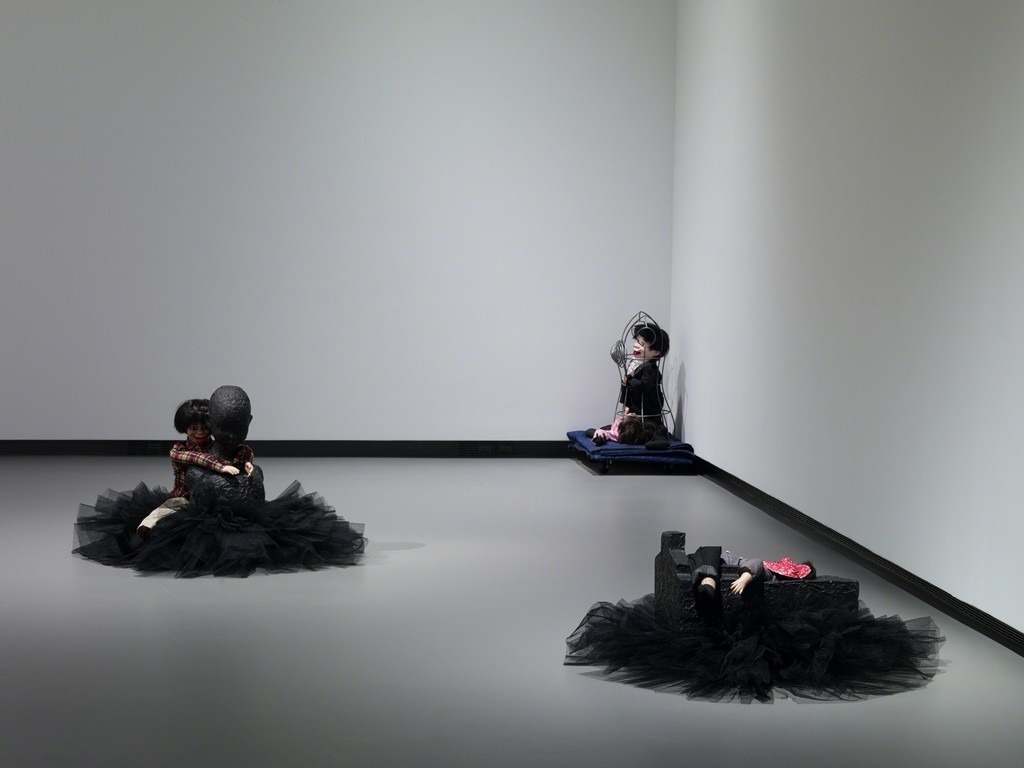 Annette Messager - La petite ballerine 2011, Mes transports, Le masque rouge 2011. Photo: Fondation Louis Vuitton, Marc Domage © ADAGP 2014 Annette Messager - La petite ballerine 2011, Mes transports, Le masque rouge 2011. Photo: Fondation Louis Vuitton, Marc Domage © ADAGP 2014