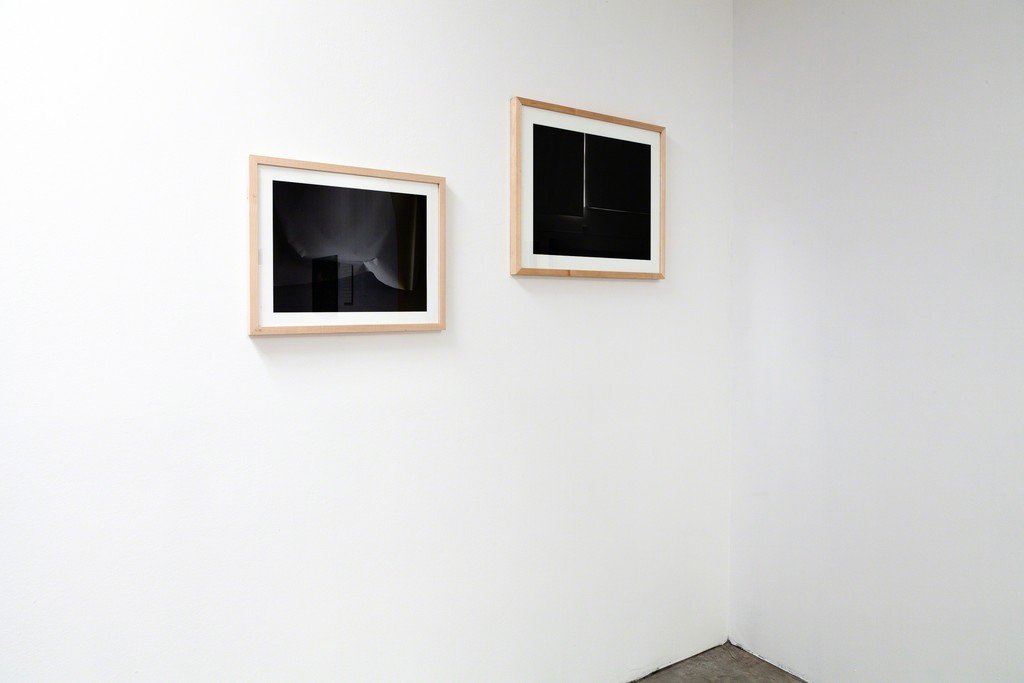 Martina Geccelli: (left) Edition Insomnia/ Stool- Plane, 2012/2017, edition 8+2, photography, Hahnemuehle German etching, 50×40 cm and (right) Insomnia Insomnia (studio), 2015, photography, unique | image ©das_esszimmer
Martina Geccelli: (left) Edition Insomnia/ Stool- Plane, 2012/2017, edition 8+2, photography, Hahnemuehle German etching, 50×40 cm and (right) Insomnia Insomnia (studio), 2015, photography, unique | image ©das_esszimmer