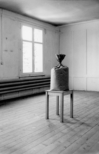 Roman Signer, ‘Sandsack’, 1992, Häusler Contemporary