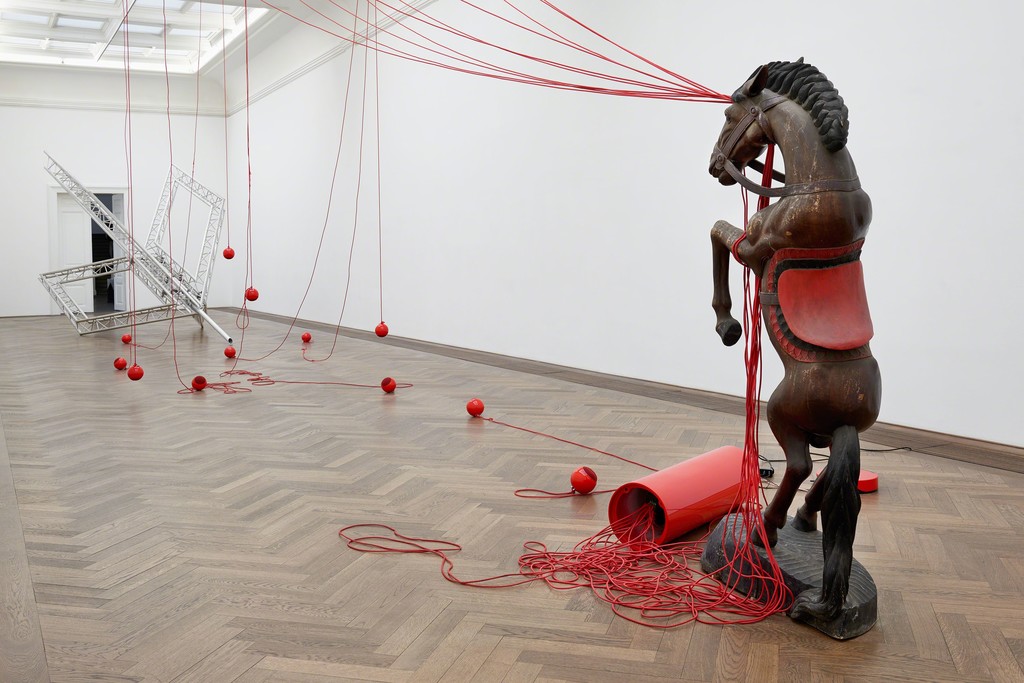 Raphaela Vogel, Installation view, Ultranackt, view on Kopfschuss, 2018, Kunsthalle Basel, 2018.
Photo: Philipp Hänger / Kunsthalle Basel. Courtesy of the artist; BQ, Berlin; and Galerie Gregor
Staiger, Zürich Raphaela Vogel, Installation view, Ultranackt, view on Kopfschuss, 2018, Kunsthalle Basel, 2018.
Photo: Philipp Hänger / Kunsthalle Basel. Courtesy of the artist; BQ, Berlin; and Galerie Gregor
Staiger, Zürich