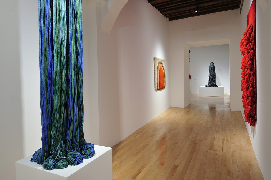 View of "Sheila Hicks - Free Threads, Textile and its Pre-Columbian Roots, 1954-2017", Museo Amparo, Puebla, Mexico, 2017. View of "Sheila Hicks - Free Threads, Textile and its Pre-Columbian Roots, 1954-2017", Museo Amparo, Puebla, Mexico, 2017.