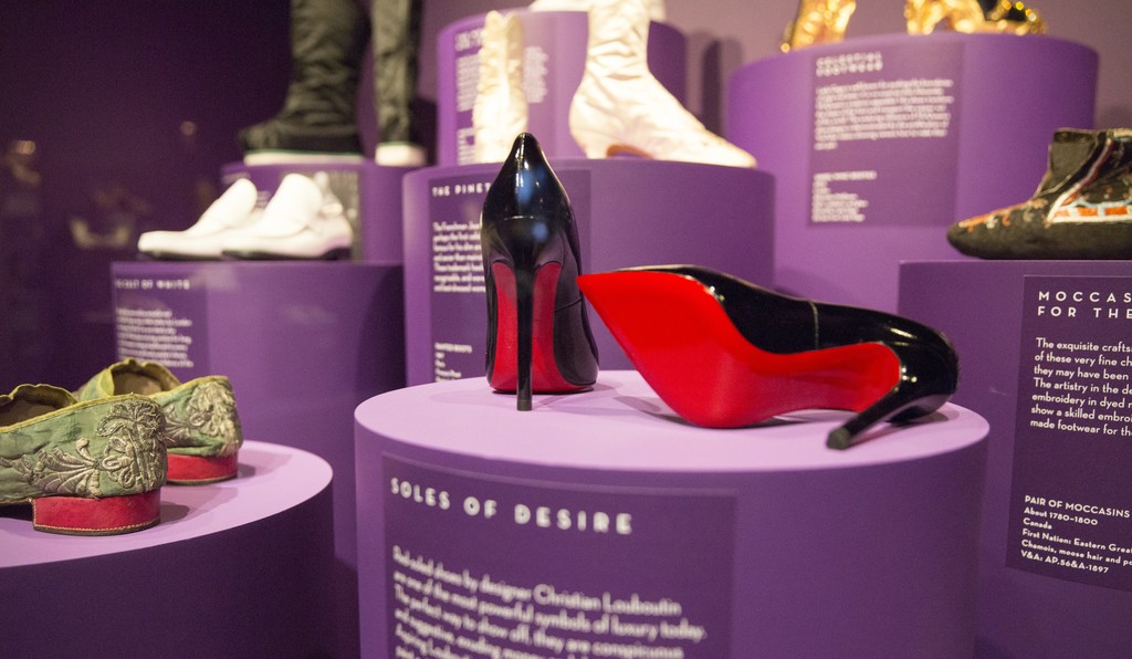 "Shoes: Pleasure and Pain" at Victoria and Albert Museum (2015) Courtesy Victoria and Albert Museum "Shoes: Pleasure and Pain" at Victoria and Albert Museum (2015) Courtesy Victoria and Albert Museum