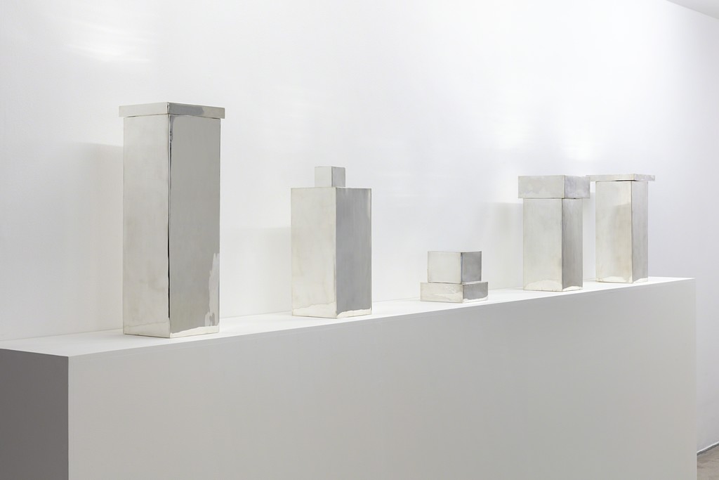 not vital: saudade -- exhibition view -- galeria nara roesler | são paulo 2018 -- photo © Everton Ballardin, courtesy of the artist and galeria nara roesler not vital: saudade -- exhibition view -- galeria nara roesler | são paulo 2018 -- photo © Everton Ballardin, courtesy of the artist and galeria nara roesler