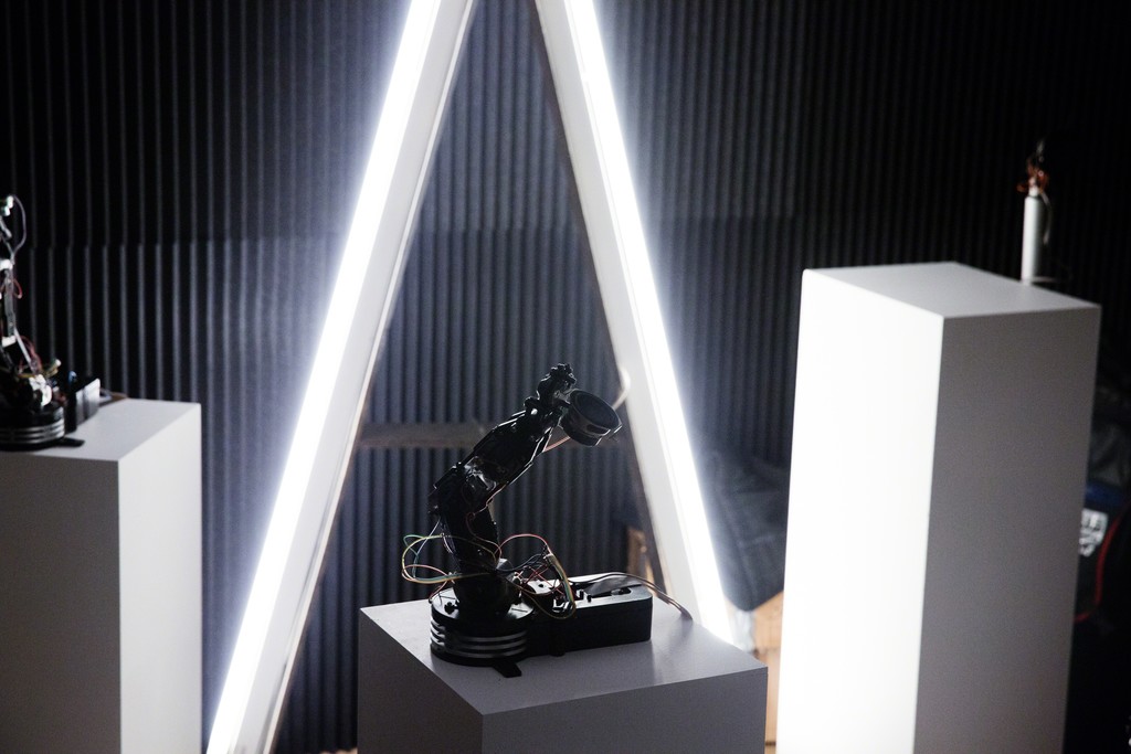 "32 Questions from Cage" (2014-2015) Photos: Nikolay Zverkov
© Garage Museum of Contemporary Art
"32 Questions from Cage" (2014-2015) Photos: Nikolay Zverkov
© Garage Museum of Contemporary Art