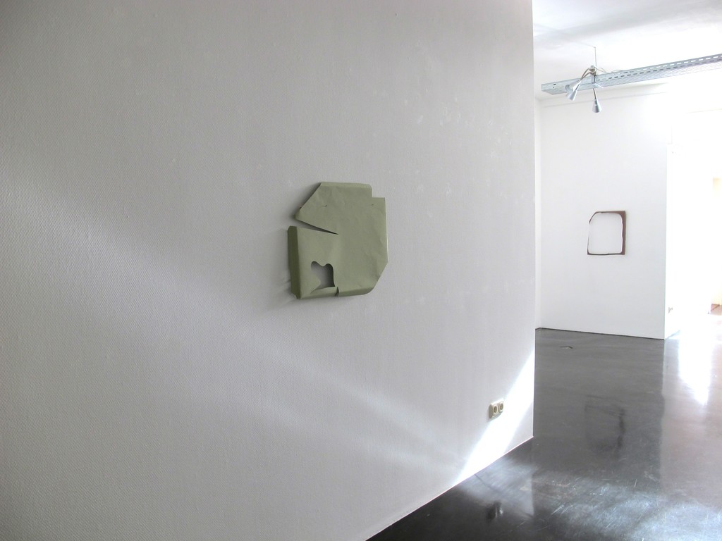 boogje boogje lijn lijn kleur vlak punt. - Solo Show by Paul Drissen
October 10, 2015 - November 15, 2015. Paper collage-decoupage.
boogje boogje lijn lijn kleur vlak punt. - Solo Show by Paul Drissen
October 10, 2015 - November 15, 2015. Paper collage-decoupage.