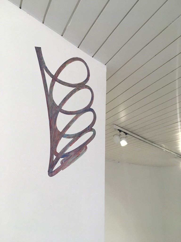 "Pairar - resquícios de uma forma líquida" ("Hover - remnants of a liquid form"), 2018
instalation: sanded painting dust, oil painting and varnish on wall (variable dimensions)
_
© acervo "Pairar - resquícios de uma forma líquida" ("Hover - remnants of a liquid form"), 2018
instalation: sanded painting dust, oil painting and varnish on wall (variable dimensions)
_
© acervo