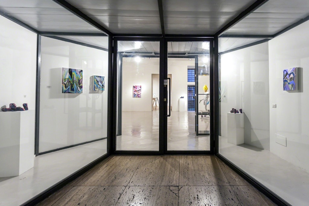 Installation view: Ian Hagarty e Dmitri Obergfell Installation view: Ian Hagarty e Dmitri Obergfell