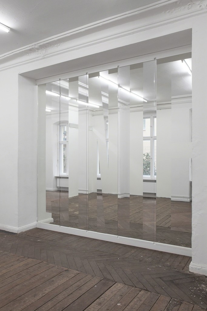 Exhibition view, Breaking the Waves and Drawing a Line, 2015
Photo: Otto Felber, Berlin
Courtesy the artist and EIGEN + ART Lab Exhibition view, Breaking the Waves and Drawing a Line, 2015
Photo: Otto Felber, Berlin
Courtesy the artist and EIGEN + ART Lab